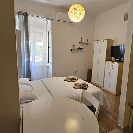 Studio Apartment Kiki For 2, Near Old Town & Beach, Free Wifi 扎达尔 外观 照片