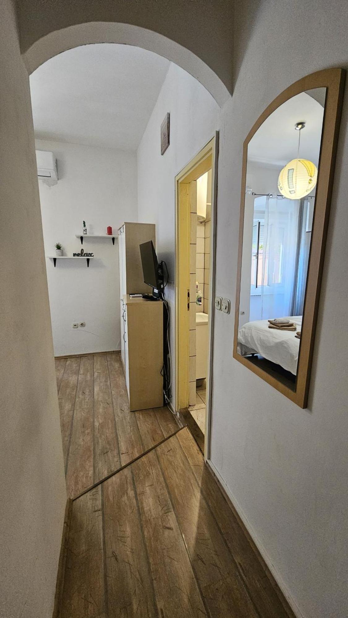Studio Apartment Kiki For 2, Near Old Town & Beach, Free Wifi 扎达尔 外观 照片